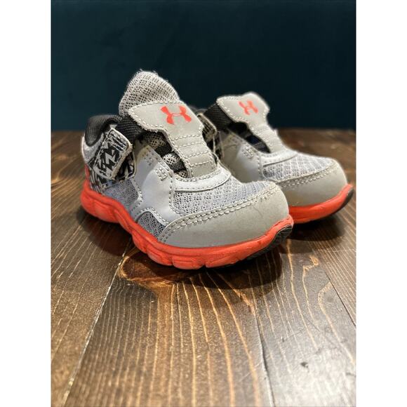 UNDER ARMOUR running shoe sneaker Toddler boys size 5K Surge gray/red/black‎ - Picture 1 of 7